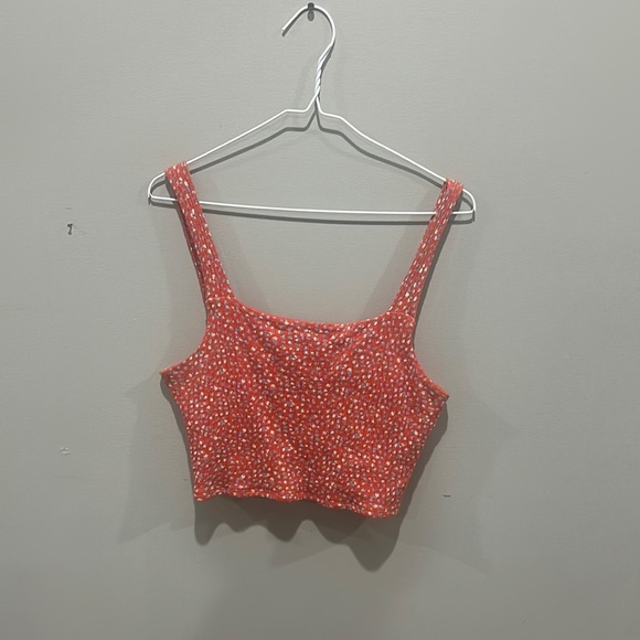 Tops - NWOT American Eagle Red Polka Dot Women's Crop Top size M